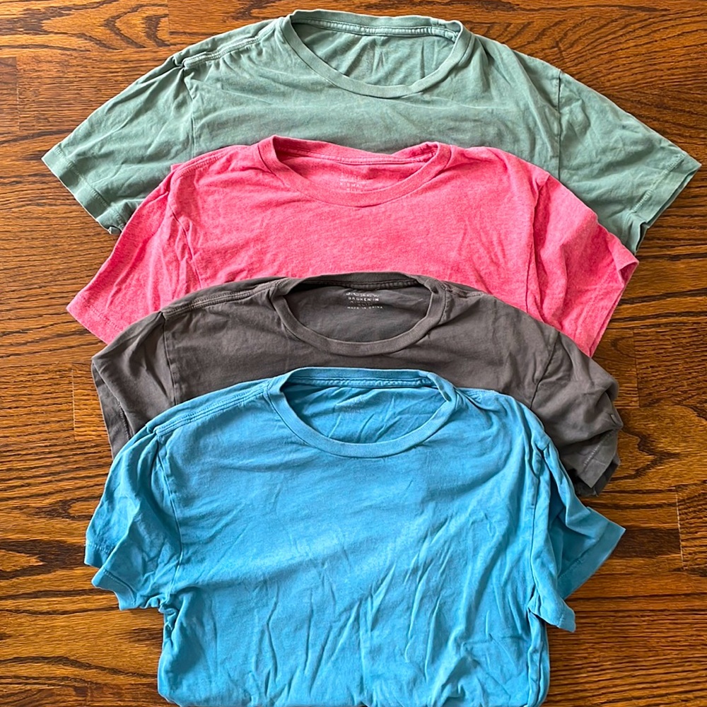 RED - JCrew slim broken in tees - XS